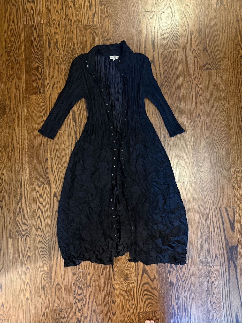 Women's Black Crinkled Long-Sleeve Button Dress